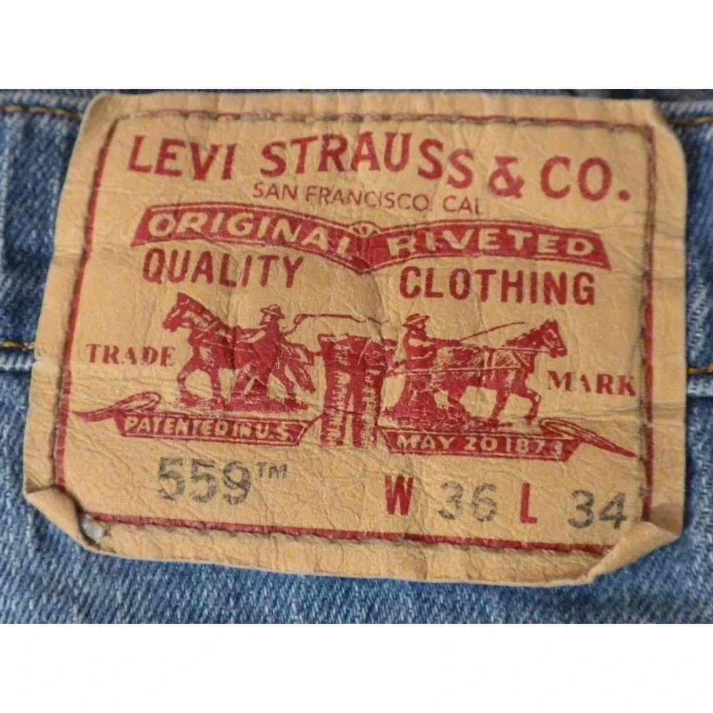 Levi's 559 Jeans Mens 36x34 Blue Denim Relaxed Straight Light Wash Heel Drag